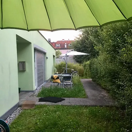 Moderner Stadtbungalow Mit 2 Terrassen Und Privatem Garten