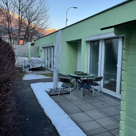 Moderner Stadtbungalow Mit 2 Terrassen Und Privatem Garten