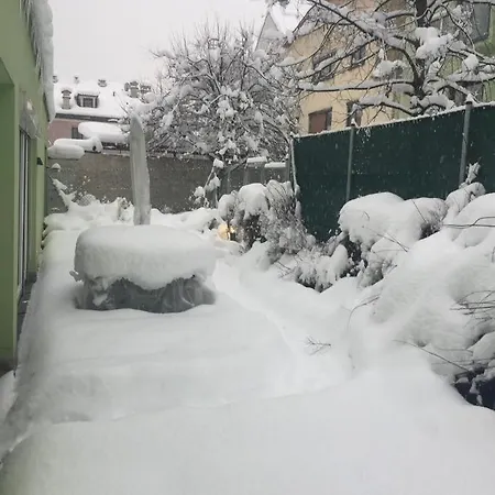Holiday home Moderner Stadtbungalow Mit 2 Terrassen Und Privatem Garten *
